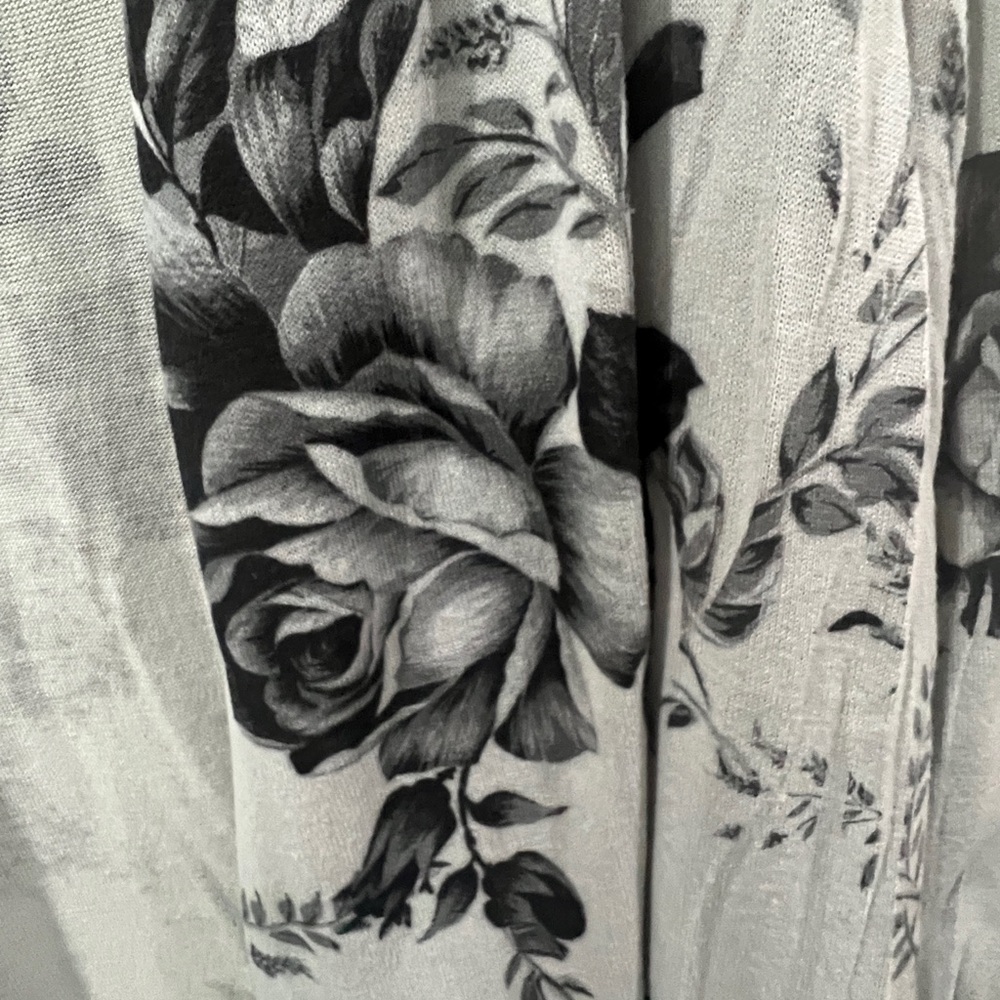 Floral Women's Cardigan in Gray - Picture 4 of 6